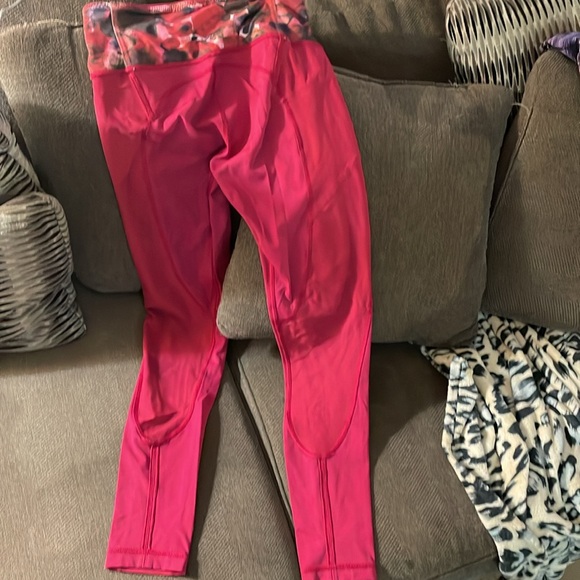 Maroon/red lululemon leggings - Picture 3 of 3